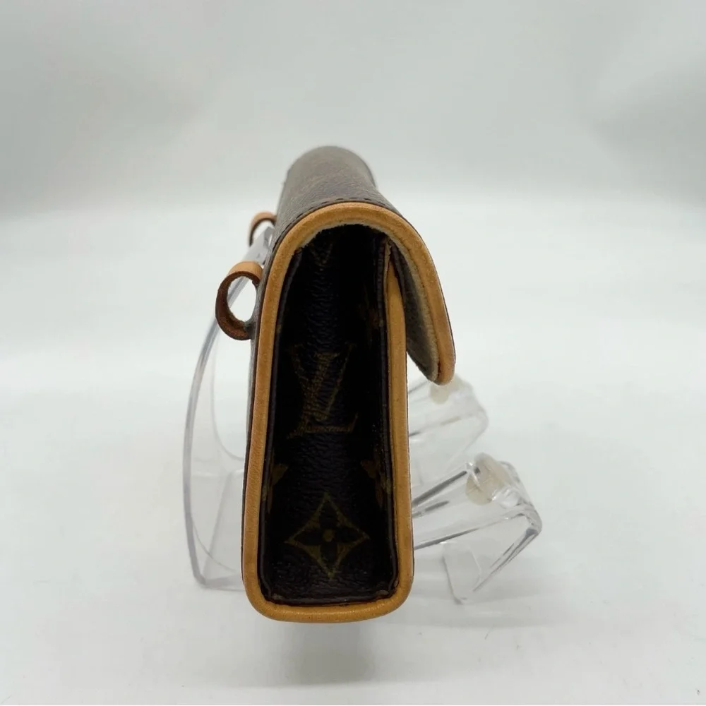 🔥Louis Vuitton Monogram Pochette Florentine date code FL0083 full inclusion🔥 - Picture 5 of 17